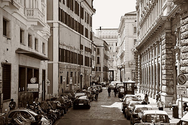 포토 JPG 주간 해외풍경 해외 건축물 건축 유럽 고건축 유럽풍경 자동차 유럽건축 거리 흑백 풍경 야외 건물 관광지 이탈리아 도시 표지판 로마 이탈리아문화 국내포토 자연요소 나라 육상교통 여행 서양건축 알림판 촬영기법 유럽문화 파일형식