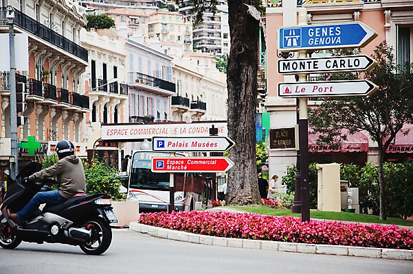 포토 JPG 주간 나무 식물 해외풍경 해외 남자 유럽 도로 교통수단 꽃밭 유럽풍경 자동차 거리 버스 사람 풍경 야외 건물 관광지 프랑스 오토바이 도시 표지판 화단 프랑스문화 모나코 남자만 국내포토 자연요소 건축물 꽃 나라 길 육상교통 여행 교통 교통시설 대중교통 알림판 바이크 유럽문화 파일형식