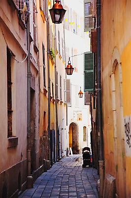포토 JPG 주간 해외풍경 해외 유럽 가로등 유럽풍경 거리 풍경 사람없음 야외 건물 관광지 프랑스 도시 골목길 유모차 프랑스문화 국내포토 자연요소 건축물 공공시설 나라 길 여행 아기용품 유럽문화 파일형식