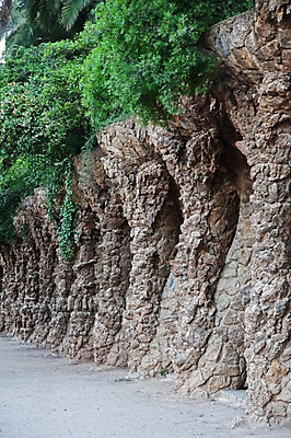 포토 JPG 주간 식물 해외풍경 해외 유럽 길 유럽풍경 풍경 사람없음 야외 관광지 절벽 산책로 세계문화유산 도시 풀 스페인 숲 암벽 바르셀로나 구엘공원 스페인문화 안토니오가우디 국내포토 자연요소 공원 나라 여행 문화재 유럽문화 파일형식