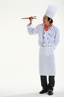 포토 JPG 스튜디오촬영 전신 직업 남자 포즈 젓가락 모션 실내 요리사모자 한명 미소 웃음 사람 동양인 20대 성인 주방장 요리사 앞치마 한국인 조리복 남자만 남자한명만 성인남자만 청년만 청년남자만 청년남자한명만 성인한명만 성인남자한명만 성인만 국내포토 모자_잡화 1 유니폼 수저 표정 인종 청년 내부 파일형식