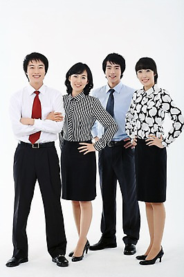 포토 JPG 스튜디오촬영 전신 여자 남자 허리손 포즈 비즈니스 모션 협력 실내 서기 미소 웃음 사람 동양인 정장 여러명 20대 성인 비즈니스라이프 팔짱 한국인 직장인 비즈니스맨 비즈니스우먼 동료 청년만 성인만 국내포토 직업 라이프스타일 옷 다수 관계 표정 인종 청년 내부 파일형식