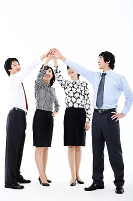 포토 JPG 스튜디오촬영 전신 여자 남자 허리손 포즈 비즈니스 모션 협력 실내 서기 미소 웃음 사람 동양인 정장 손짓 여러명 20대 성인 비즈니스라이프 파이팅 한국인 직장인 비즈니스맨 비즈니스우먼 동료 청년만 성인만 국내포토 직업 라이프스타일 옷 다수 관계 표정 인종 청년 내부 파일형식