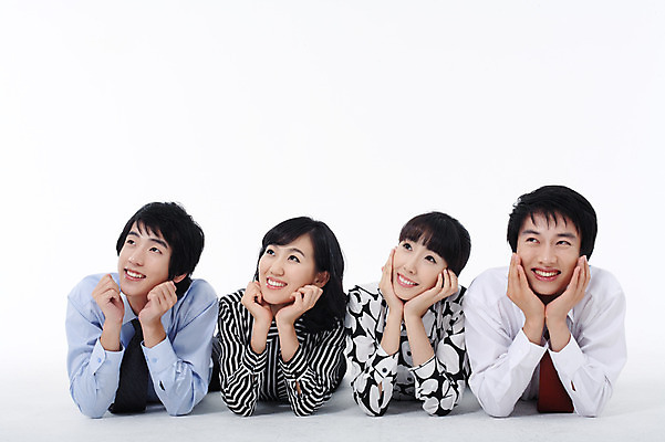 포토 JPG 스튜디오촬영 여자 남자 포즈 비즈니스 모션 협력 실내 미소 웃음 사람 동양인 정장 손짓 여러명 상반신 20대 성인 비즈니스라이프 한국인 직장인 비즈니스맨 비즈니스우먼 동료 청년만 성인만 국내포토 직업 라이프스타일 옷 다수 관계 표정 인종 청년 내부 파일형식