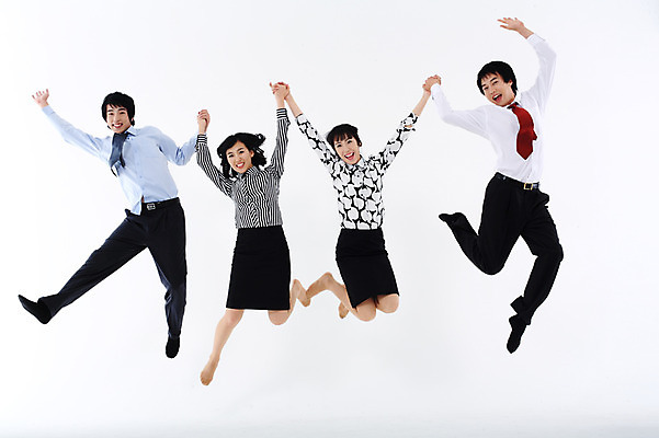 포토 JPG 스튜디오촬영 전신 여자 남자 포즈 비즈니스 모션 협력 실내 미소 웃음 사람 동양인 정장 여러명 20대 성인 비즈니스라이프 달리기 점프 한국인 직장인 비즈니스맨 비즈니스우먼 동료 청년만 성인만 국내포토 직업 라이프스타일 옷 다수 관계 표정 인종 청년 내부 파일형식