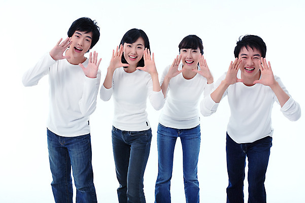 포토 JPG 스튜디오촬영 학생 여자 남자 대학생 포즈 운동화 모션 실내 서기 미소 웃음 사람 동양인 손짓 여러명 상반신 20대 청년 성인 캐주얼 친구 외침 한국인 청바지 동창 청년만 성인만 국내포토 옷 다수 신발 바지 관계 표정 인종 내부 소리 파일형식