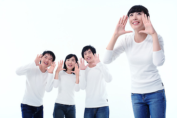 포토 JPG 스튜디오촬영 학생 여자 남자 대학생 포즈 운동화 모션 실내 서기 미소 웃음 사람 동양인 손짓 여러명 상반신 20대 청년 성인 캐주얼 친구 외침 한국인 청바지 동창 청년만 성인만 국내포토 옷 다수 신발 바지 관계 표정 인종 내부 소리 파일형식