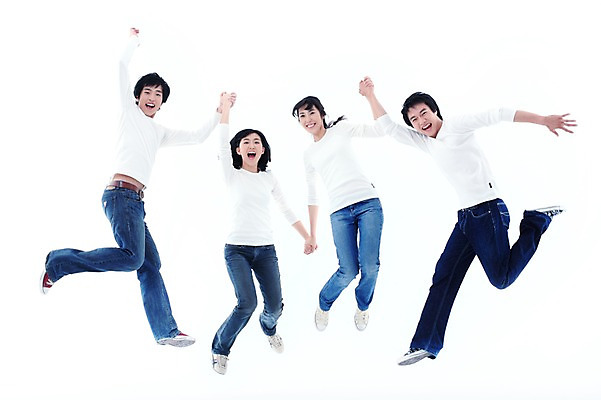 포토 JPG 스튜디오촬영 전신 학생 여자 남자 대학생 포즈 운동화 모션 실내 미소 웃음 사람 동양인 여러명 20대 청년 성인 캐주얼 친구 달리기 손잡기 점프 한국인 청바지 즐거움 동창 청년만 성인만 국내포토 옷 감정 다수 신발 바지 관계 표정 인종 내부 파일형식