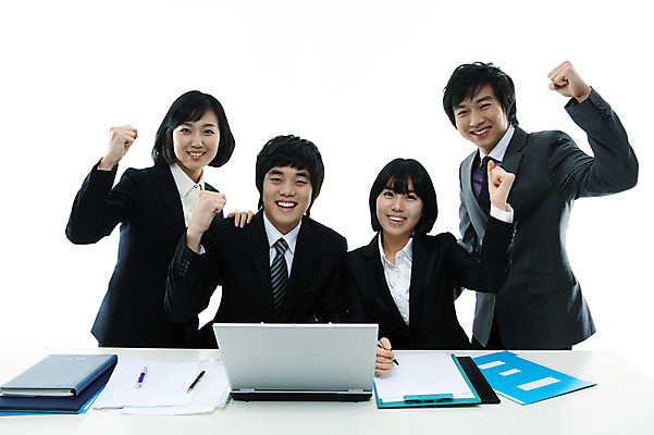 포토 JPG 스튜디오촬영 여자 남자 포즈 비즈니스 모션 탁자 협력 실내 미소 웃음 사람 앉기 동양인 정장 손짓 여러명 상반신 20대 성인 비즈니스라이프 노트북 컴퓨터 펜 볼펜 파이팅 공책 한국인 직장인 비즈니스맨 비즈니스우먼 책상 동료 문서 파일 청년만 성인만 국내포토 직업 라이프스타일 옷 가구 다수 관계 문구용품 표정 인종 청년 내부 전자제품 필기구 파일형식