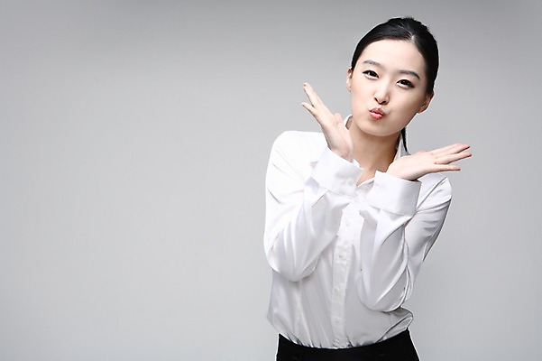 포토 JPG 스튜디오촬영 여자 포즈 비즈니스 모션 실내 표정 한명 사람 동양인 정장 손짓 상반신 20대 성인 한국인 직장인 비즈니스우먼 여자만 여자한명만 성인여자만 청년만 청년여자만 성인한명만 청년여자한명만 성인여자한명만 성인만 국내포토 직업 1 옷 인종 청년 내부 파일형식