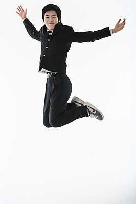 포토 JPG 스튜디오촬영 전신 학생 남자 교복 남학생 포즈 모션 청소년 고등학생 실내 한명 미소 웃음 사람 동양인 성인 10대 달리기 점프 한국인 수험생 남자만 남자한명만 국내포토 1 옷 표정 인종 내부 파일형식