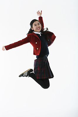 포토 JPG 스튜디오촬영 전신 학생 여학생 여자 교복 포즈 모션 청소년 고등학생 실내 한명 미소 웃음 사람 동양인 성인 10대 달리기 점프 한국인 수험생 여자만 여자한명만 국내포토 1 옷 표정 인종 내부 파일형식