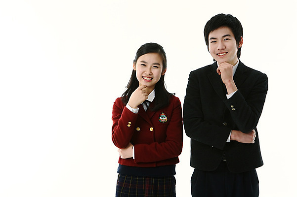 포토 JPG 스튜디오촬영 학생 여자 남자 교복 포즈 모션 청소년 고등학생 실내 서기 미소 웃음 사람 동양인 손짓 상반신 성인 두명 10대 한국인 수험생 국내포토 옷 표정 인종 내부 파일형식