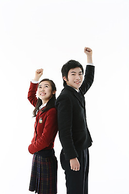 포토 JPG 스튜디오촬영 학생 여자 남자 교복 포즈 모션 청소년 고등학생 실내 서기 미소 웃음 사람 동양인 상반신 성인 두명 10대 손들기 주먹 한국인 가위바위보 수험생 국내포토 옷 놀이 표정 인종 내부 파일형식