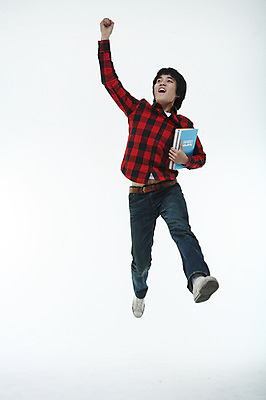 포토 JPG 스튜디오촬영 전신 남자 대학생 포즈 모션 실내 한명 사람 동양인 20대 성인 책 달리기 점프 공책 한국인 남자만 남자한명만 성인남자만 청년만 청년남자만 청년남자한명만 성인한명만 성인남자한명만 성인만 국내포토 1 학생 문구용품 인종 청년 내부 파일형식