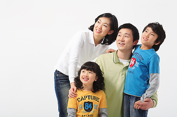 포토 JPG 스튜디오촬영 여자 남자 딸 아들 초등학생 어린이 포즈 가족 모션 엄마 실내 사람 동양인 여러명 성인 30대 한국인 국내포토 학생 다수 관계 인종 내부 장년 파일형식