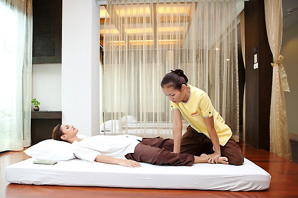 포토 JPG 전신 서양인 외국인 해외기획촬영 여자 2010년태국 포즈 쿠션 베개 휴식 실내 건강 사람 동양인 손짓 20대 성인 취미 두명 라이프 눕기 뷰티 눈감음 마사지 커튼 지압 마사지사 타이마사지 의료성형뷰티 여자만 성인여자만 청년만 청년여자만 성인만 국내포토 직업 컨셉 침구 모션 인종 청년 내부 생활 파일형식