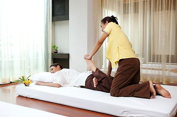 포토 JPG 전신 서양인 외국인 해외기획촬영 여자 꽃 2010년태국 엎드리기 포즈 쿠션 베개 휴식 실내 건강 사람 동양인 손짓 20대 성인 취미 두명 라이프 뷰티 눈감음 마사지 커튼 지압 마사지사 타이마사지 의료성형뷰티 여자만 성인여자만 청년만 청년여자만 성인만 국내포토 식물 직업 컨셉 침구 모션 인종 청년 내부 생활 파일형식