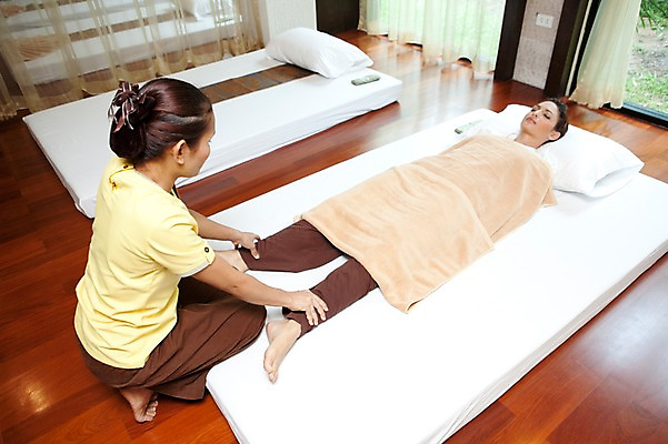 포토 JPG 전신 서양인 외국인 해외기획촬영 여자 2010년태국 포즈 쿠션 베개 휴식 실내 건강 사람 동양인 손짓 20대 성인 취미 두명 라이프 수건 눕기 뷰티 마사지 커튼 지압 마사지사 타이마사지 의료성형뷰티 여자만 성인여자만 청년만 청년여자만 성인만 국내포토 직업 컨셉 침구 모션 인종 청년 내부 생활 위생용품 파일형식