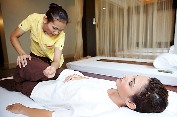 포토 JPG 서양인 외국인 해외기획촬영 여자 2010년태국 포즈 휴식 실내 건강 사람 동양인 손짓 20대 성인 취미 두명 라이프 눕기 뷰티 눈감음 마사지 커튼 지압 마사지사 타이마사지 의료성형뷰티 여자만 성인여자만 청년만 청년여자만 성인만 국내포토 직업 컨셉 모션 인종 청년 내부 생활 파일형식