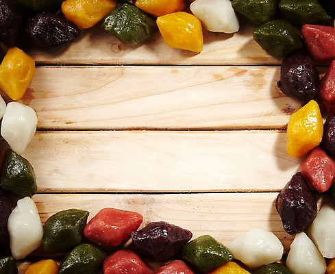 포토 JPG 한국전통 전통 명절 한식 음식 백그라운드 디저트 떡 사람없음 목재 컬러풀 추석 전통음식 가을 송편 추석음식 명절음식 오색 제수음식 국내포토 나무 계절 기념일 컬러 재료 한국 파일형식