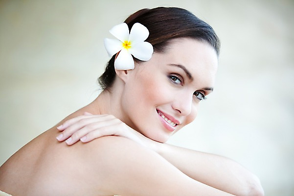 포토 JPG 서양인 외국인 백인 해외기획촬영 여자 꽃잎 꽃 2010년태국 포즈 휴식 실내 건강 한명 미소 웃음 사람 20대 성인 취미 라이프 뷰티 마사지 전신마사지 의료성형뷰티 여자만 여자한명만 성인여자만 청년만 청년여자만 성인한명만 청년여자한명만 성인여자한명만 성인만 국내포토 식물 1 컨셉 표정 인종 청년 내부 생활 파일형식