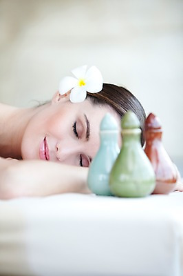 포토 JPG 서양인 외국인 백인 해외기획촬영 여자 꽃잎 꽃 2010년태국 엎드리기 포즈 휴식 실내 건강 한명 사람 20대 성인 취미 라이프 뷰티 눈감음 마사지 전신마사지 마사지용품 의료성형뷰티 여자만 여자한명만 성인여자만 청년만 청년여자만 성인한명만 청년여자한명만 성인여자한명만 성인만 국내포토 식물 1 컨셉 모션 인종 청년 내부 생활 오브젝트 파일형식