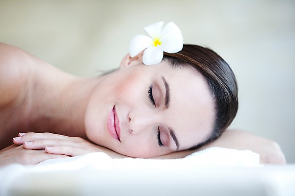 포토 JPG 서양인 외국인 백인 해외기획촬영 여자 꽃잎 꽃 2010년태국 엎드리기 포즈 휴식 실내 건강 한명 미소 사람 20대 성인 취미 라이프 뷰티 눈감음 마사지 전신마사지 의료성형뷰티 여자만 여자한명만 성인여자만 청년만 청년여자만 성인한명만 청년여자한명만 성인여자한명만 성인만 국내포토 식물 1 컨셉 모션 표정 인종 청년 내부 생활 파일형식