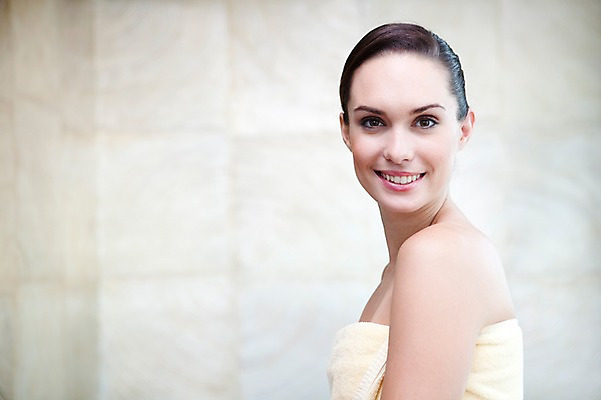 포토 JPG 서양인 외국인 백인 해외기획촬영 여자 2010년태국 포즈 휴식 실내 건강 한명 미소 웃음 사람 앉기 20대 성인 취미 라이프 수건 뷰티 마사지 전신마사지 의료성형뷰티 여자만 여자한명만 성인여자만 청년만 청년여자만 성인한명만 청년여자한명만 성인여자한명만 성인만 국내포토 1 컨셉 모션 표정 인종 청년 내부 생활 위생용품 파일형식