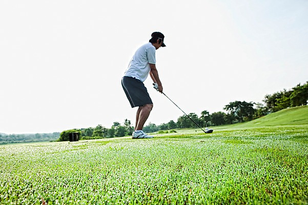 포토 JPG 주간 전신 나무 식물 해외기획촬영 남자 2010년태국 스포츠용품 스포츠 포즈 골프 공 스포츠시설 모션 골프장 필드 하늘 레저 골프공 골프용품 골프클럽 한명 들기 사람 동양인 잔디 20대 성인 야외 옆모습 초록색 레포츠 구기 골프채 한국인 골퍼 샷 남자만 남자한명만 성인남자만 청년만 청년남자만 청년남자한명만 성인한명만 성인남자한명만 성인만 국내포토 자연요소 1 뷰포인트 컬러 자세 운동선수 인종 청년 오브젝트 시설 파일형식