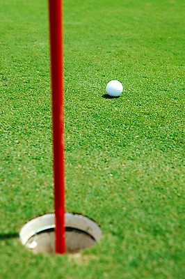 포토 JPG 주간 해외기획촬영 2010년태국 스포츠용품 스포츠 골프 공 스포츠시설 골프장 필드 레저 골프공 골프용품 골프클럽 잔디 사람없음 야외 초록색 레포츠 구기 골프채 깃대 홀컵 국내포토 자연요소 식물 컬러 오브젝트 시설 파일형식