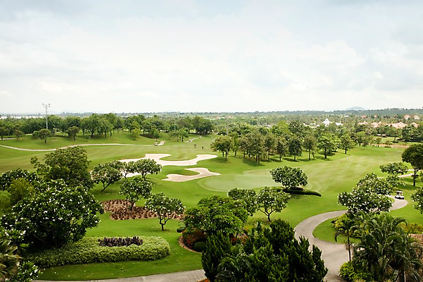 포토 JPG 주간 나무 식물 구름 해외기획촬영 2010년태국 스포츠 골프 스포츠시설 골프장 태국 필드 하늘 레저 풍경 잔디 사람없음 야외 초록색 레포츠 코스 국내포토 자연요소 아시아 컬러 구기 시설 파일형식