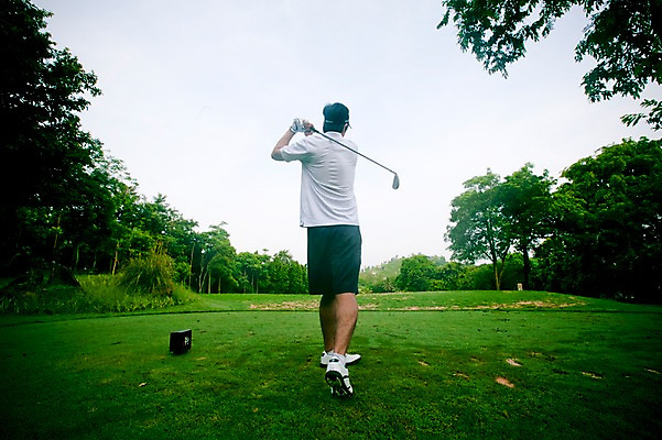 포토 JPG 주간 전신 나무 식물 해외기획촬영 남자 2010년태국 스포츠용품 스포츠 포즈 골프 스포츠시설 모션 골프장 필드 하늘 레저 골프용품 골프클럽 한명 들기 사람 동양인 잔디 20대 성인 야외 뒷모습 초록색 레포츠 구기 골프채 한국인 골퍼 샷 남자만 남자한명만 성인남자만 청년만 청년남자만 청년남자한명만 성인한명만 성인남자한명만 성인만 국내포토 자연요소 1 뷰포인트 컬러 자세 운동선수 인종 청년 오브젝트 시설 파일형식