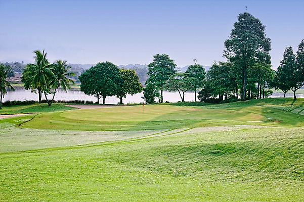 포토 JPG 주간 나무 식물 해외기획촬영 해외 2010년태국 스포츠 골프 스포츠시설 골프장 태국 필드 하늘 레저 풍경 잔디 사람없음 야외 초록색 레포츠 국내포토 자연요소 아시아 컬러 구기 시설 파일형식