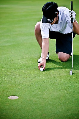 포토 JPG 주간 전신 해외기획촬영 해외 남자 2010년태국 스포츠용품 스포츠 포즈 골프 공 스포츠시설 모션 골프장 필드 레저 골프공 골프용품 골프클럽 한명 들기 사람 앉기 동양인 잔디 20대 성인 야외 초록색 레포츠 구기 골프채 한국인 골퍼 골프장갑 남자만 남자한명만 성인남자만 청년만 청년남자만 청년남자한명만 성인한명만 성인남자한명만 성인만 국내포토 자연요소 식물 1 컬러 장갑 운동선수 인종 청년 오브젝트 시설 파일형식