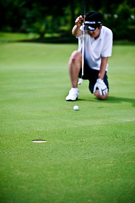 포토 JPG 주간 전신 해외기획촬영 해외 남자 2010년태국 스포츠용품 스포츠 포즈 골프 공 스포츠시설 모션 골프장 필드 레저 골프공 골프용품 골프클럽 한명 들기 사람 앉기 동양인 잔디 20대 성인 야외 초록색 레포츠 구기 골프채 한국인 골퍼 골프장갑 남자만 남자한명만 성인남자만 청년만 청년남자만 청년남자한명만 성인한명만 성인남자한명만 성인만 국내포토 자연요소 식물 1 컬러 장갑 운동선수 인종 청년 오브젝트 시설 파일형식