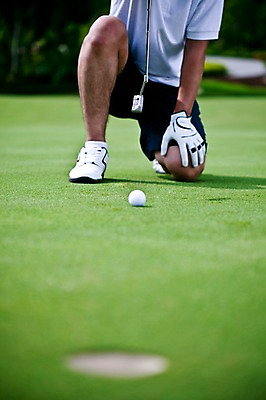 포토 JPG 주간 해외기획촬영 해외 남자 2010년태국 스포츠용품 스포츠 포즈 골프 공 스포츠시설 모션 골프장 필드 레저 골프공 골프용품 골프클럽 한명 들기 사람 앉기 동양인 잔디 20대 성인 야외 초록색 레포츠 구기 골프채 한국인 하반신 골퍼 골프장갑 남자만 남자한명만 성인남자만 청년만 청년남자만 청년남자한명만 성인한명만 성인남자한명만 성인만 국내포토 자연요소 식물 1 컬러 장갑 운동선수 인종 청년 오브젝트 시설 파일형식