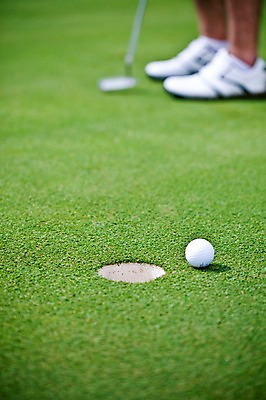 포토 JPG 주간 해외기획촬영 해외 2010년태국 스포츠용품 스포츠 골프 공 스포츠시설 발 골프장 필드 레저 골프공 골프용품 골프클럽 한명 잔디 야외 신체부위 초록색 레포츠 구기 골프채 국내포토 자연요소 식물 1 컬러 사람 오브젝트 시설 파일형식