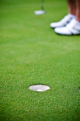 포토 JPG 주간 해외기획촬영 해외 2010년태국 스포츠용품 스포츠 골프 공 스포츠시설 발 골프장 필드 레저 골프공 골프용품 골프클럽 한명 잔디 야외 신체부위 초록색 레포츠 구기 골프채 국내포토 자연요소 식물 1 컬러 사람 오브젝트 시설 파일형식