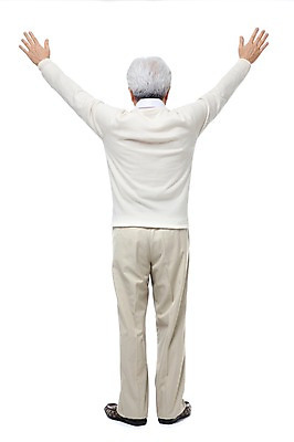 포토 JPG 스튜디오촬영 전신 모델 라이프스타일 할아버지 노년 남자 포즈 실내 한명 서기 미소 웃음 누끼 사람 동양인 손짓 성인 라이프 뒷모습 실버라이프 만세 한국인 실버 60대 노인만 노인남자만 노인남자한명만 국내포토 1 뷰포인트 모션 표정 인종 내부 생활 남자만 남자한명만 성인만 파일형식