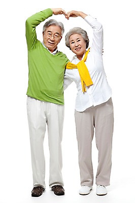 포토 JPG 스튜디오촬영 전신 모델 라이프스타일 부부 커플 여자 할아버지 노년 남자 행복 할머니 포즈 실내 사랑 서기 미소 웃음 누끼 사람 동양인 손짓 성인 두명 라이프 실버라이프 노부부 다정 한국인 하트 실버 60대 손하트 노인만 국내포토 모양 감정 컨셉 관계 모션 표정 인종 내부 생활 성인만 파일형식