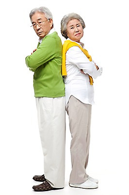 포토 JPG 스튜디오촬영 전신 모델 라이프스타일 부부 커플 여자 할아버지 노년 남자 행복 할머니 포즈 실내 서기 누끼 사람 동양인 성인 두명 라이프 실버라이프 팔짱 노부부 다정 한국인 등맞대기 실버 60대 노인만 국내포토 감정 컨셉 관계 모션 인종 내부 생활 성인만 파일형식