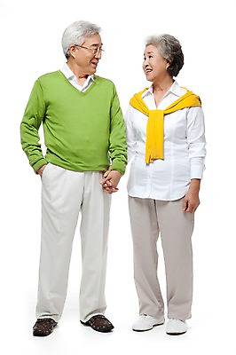 포토 JPG 스튜디오촬영 전신 모델 라이프스타일 부부 커플 여자 할아버지 노년 남자 행복 할머니 포즈 실내 서기 미소 웃음 누끼 사람 동양인 성인 두명 라이프 실버라이프 손잡기 노부부 다정 한국인 실버 60대 노인만 국내포토 감정 컨셉 관계 모션 표정 인종 내부 생활 성인만 파일형식