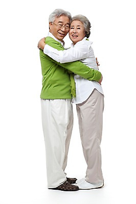 포토 JPG 스튜디오촬영 전신 모델 라이프스타일 부부 커플 여자 할아버지 노년 남자 행복 할머니 포즈 안기 실내 서기 미소 웃음 누끼 사람 동양인 성인 두명 라이프 실버라이프 노부부 다정 한국인 실버 60대 노인만 국내포토 감정 컨셉 관계 모션 표정 인종 내부 생활 성인만 파일형식
