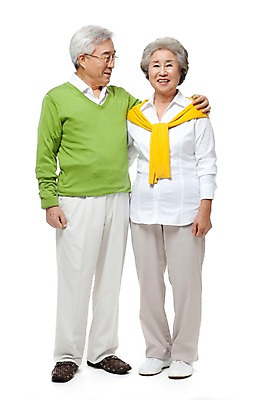 포토 JPG 스튜디오촬영 전신 모델 라이프스타일 부부 커플 응시 여자 할아버지 노년 남자 행복 할머니 포즈 어깨동무 실내 서기 미소 웃음 누끼 사람 동양인 성인 두명 라이프 실버라이프 노부부 다정 한국인 실버 60대 노인만 국내포토 시선 감정 컨셉 관계 모션 표정 인종 내부 생활 성인만 파일형식