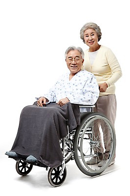 포토 JPG 스튜디오촬영 전신 모델 라이프스타일 부부 커플 여자 할아버지 노년 남자 행복 할머니 포즈 의료기기 실내 건강 서기 미소 웃음 누끼 사람 앉기 동양인 성인 두명 라이프 실버라이프 건강관리 노부부 다정 고통 한국인 환자 의료용품 실버 60대 휠체어 요양 환자복 노인만 국내포토 옷 감정 컨셉 의학 관계 모션 표정 관리 인종 내부 생활 간호 성인만 파일형식