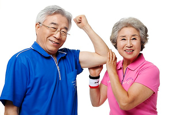 포토 JPG 스튜디오촬영 모델 라이프스타일 부부 커플 여자 할아버지 노년 남자 행복 할머니 포즈 실내 건강 미소 웃음 누끼 사람 동양인 손짓 상반신 성인 두명 라이프 실버라이프 운동복 건강관리 노부부 다정 한국인 실버 60대 체육복 알통 노인만 국내포토 옷 감정 컨셉 관계 모션 근육 표정 관리 인종 내부 생활 체육 성인만 파일형식