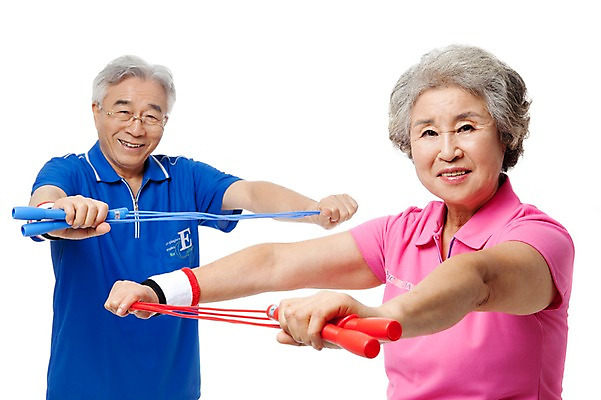 포토 JPG 스튜디오촬영 모델 라이프스타일 부부 커플 여자 할아버지 노년 남자 행복 할머니 포즈 실내 건강 미소 웃음 누끼 사람 동양인 손짓 상반신 성인 두명 라이프 실버라이프 운동복 운동 건강관리 운동기구 노부부 스트레칭 다정 한국인 실버 60대 줄넘기 체육복 노인만 국내포토 옷 감정 컨셉 관계 모션 표정 관리 인종 내부 생활 헬스 체육 성인만 파일형식