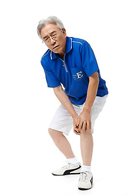 포토 JPG 스튜디오촬영 전신 모델 라이프스타일 할아버지 노년 남자 포즈 실내 건강 한명 서기 누끼 사람 동양인 손짓 성인 라이프 실버라이프 운동복 건강관리 고통 한국인 찡그림 실버 60대 괴로움 무릎 체육복 무릎통증 노인만 노인남자만 노인남자한명만 국내포토 1 옷 감정 모션 표정 관리 인종 내부 생활 신체부위 체육 남자만 남자한명만 성인만 파일형식