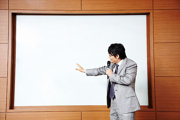 포토 JPG 라이프스타일 남자 40대 중년 포즈 비즈니스 CEO 모션 중년라이프 실내 한명 서기 사람 동양인 정장 손짓 상반신 성인 라이프 사무실 한국인 직장인 비즈니스맨 발표 사장 강의 보고 프레젠테이션 마이크 회의실 남자만 남자한명만 중년만 중년남자만 중년남자한명만 국내포토 직업 1 옷 음향기기 인종 내부 생활 성인만 파일형식